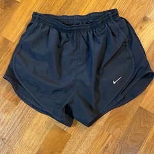 Nike dri fit shorts size small